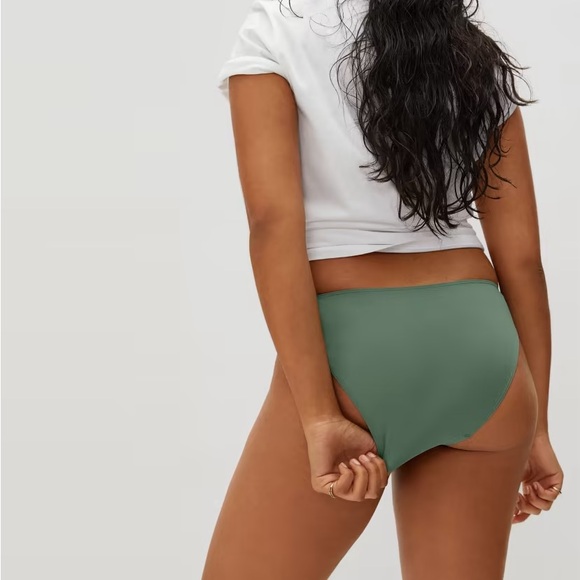 Everlane 👖 The Bikini Bottom - Picture 3 of 7